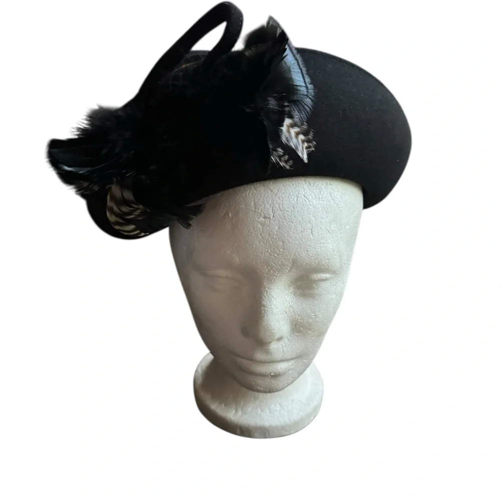 1940s Belvedere, Made in USA, 100% Wool Feather Embellished Lace Hat - Picture 2 of 7